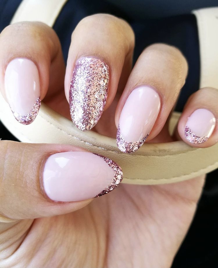 Accent rose gold nails ideas