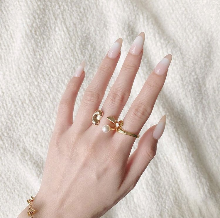 Ombre White Nails for the Prettiest Manicure Ever!