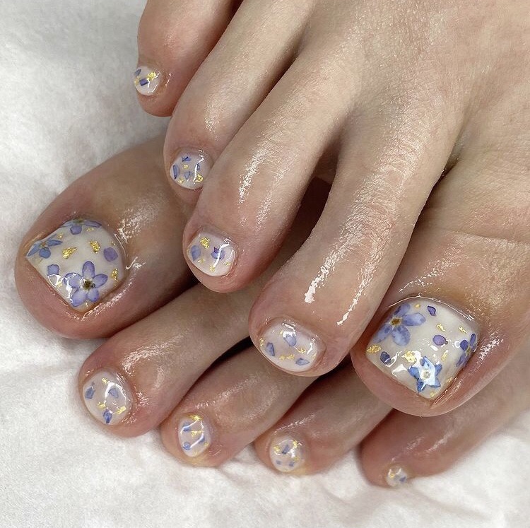 Flower summer white toe nail designs