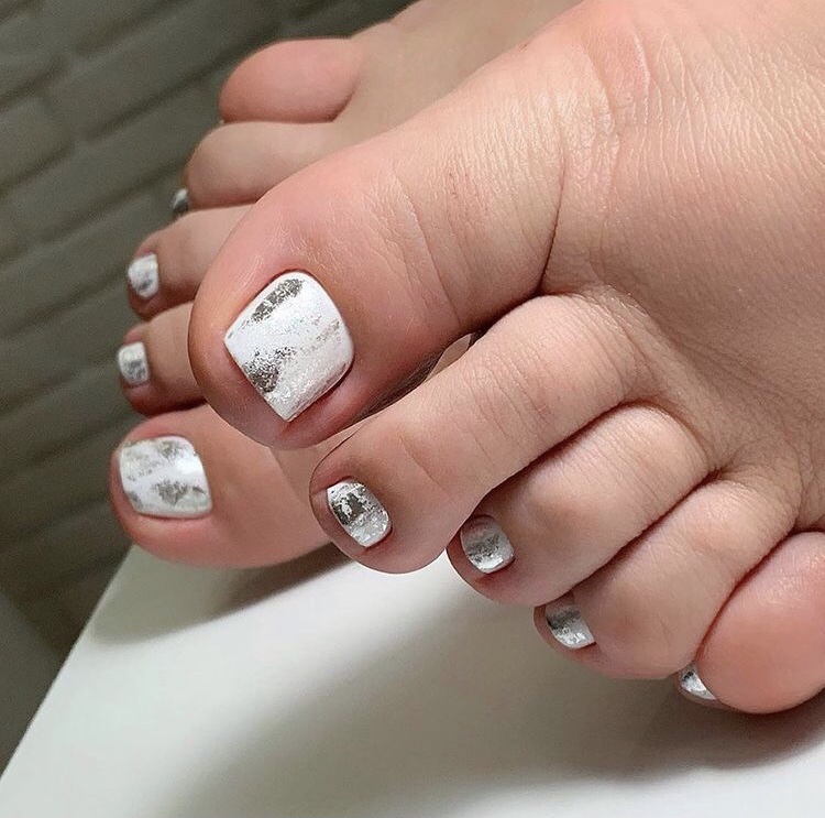 Silver summer white toe nail designs