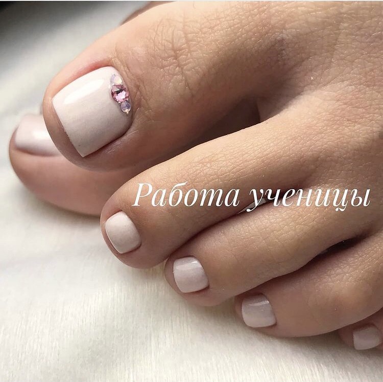 Off white summer white toe nail designs