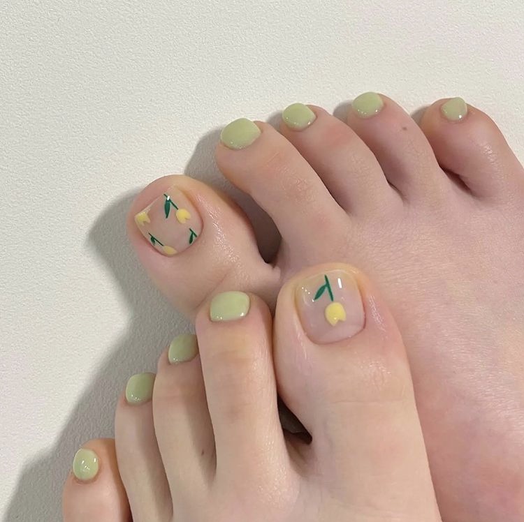 Green flower toe nail designs