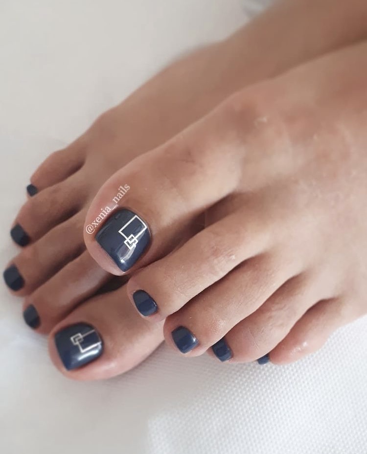 White and dark Blue toe nail designs