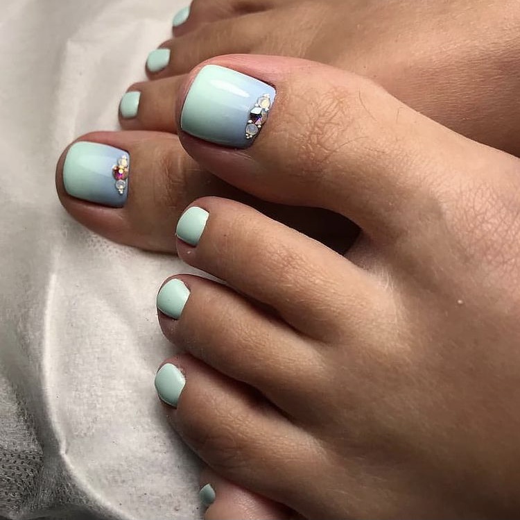 Ombre Blue toe nail designs