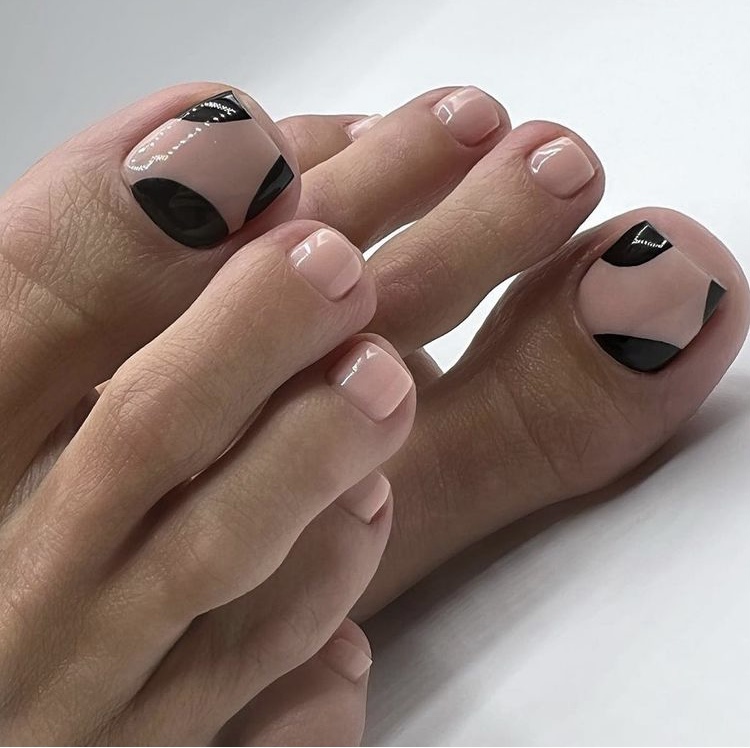 Nude Classy black toe nail designs